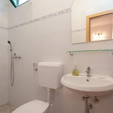 Apartments Krvavica *