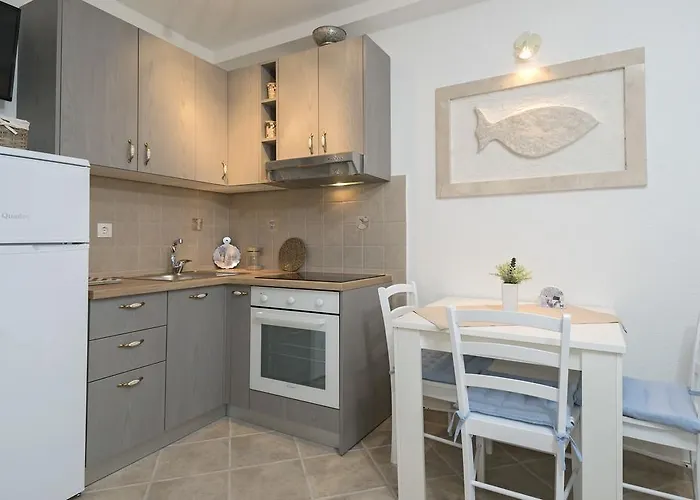 Apartments Krvavica